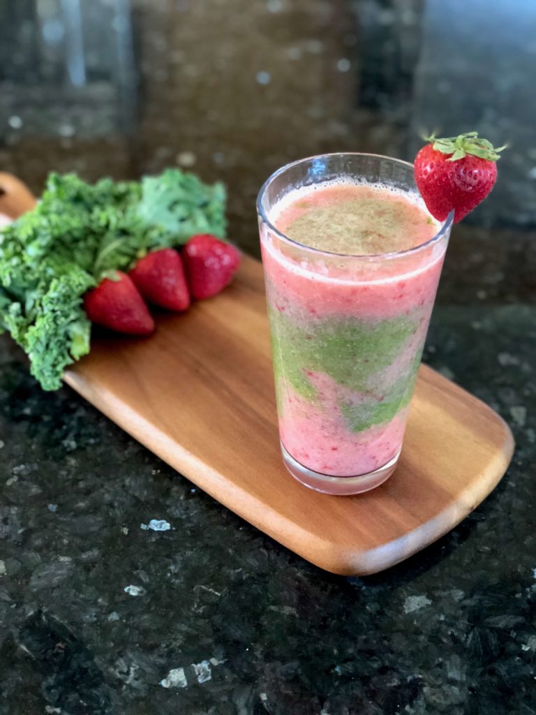The mix between the pineapple, strawberry, and kale makes for the perfect, slightly-sweet smoothie combo. #fruitydrinks #smoothielove #glutenfree #breakfast #kalerecipes #mealprep #CheerfulChoices