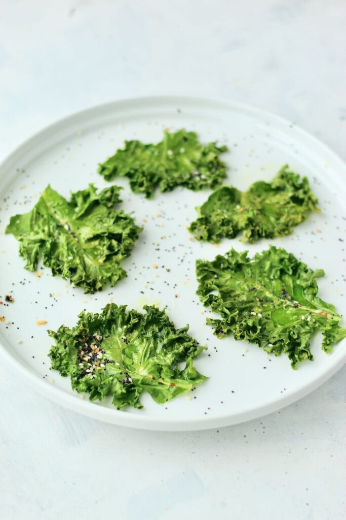 Microwave kale chips