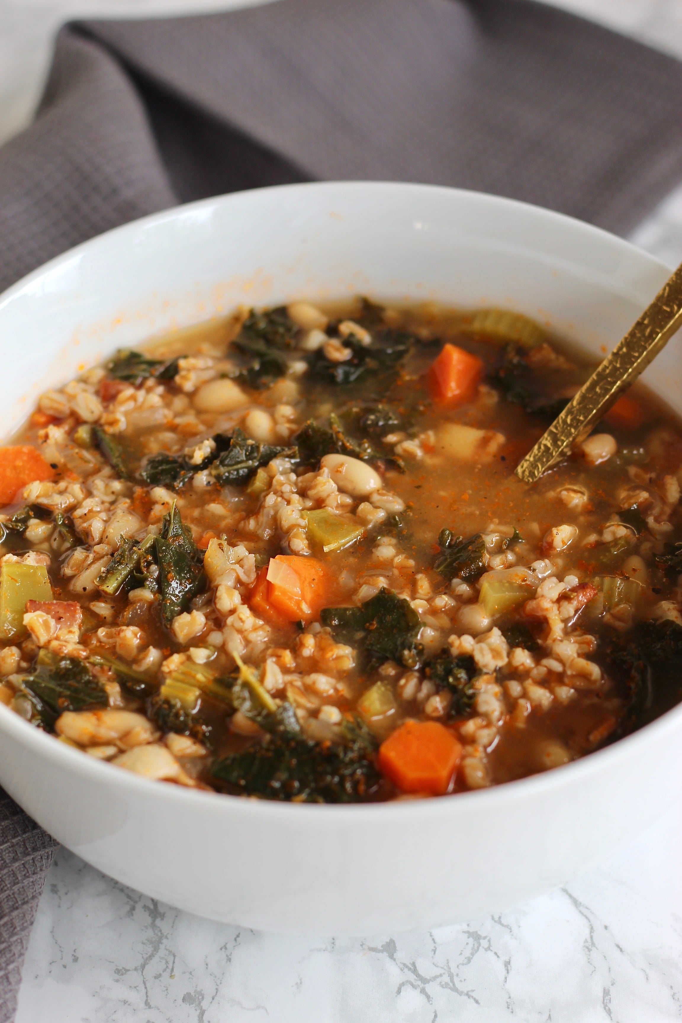 One Pot Tuscan Farro Soup with White Beans and Kale