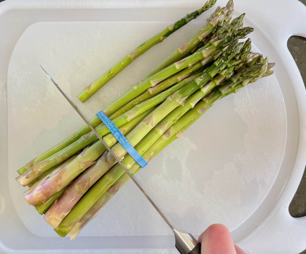 Cutting asparagus ends
