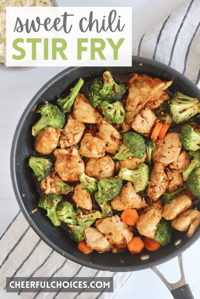 Mix up your meal prep routine with this make ahead recipe for Sweet Chili Chicken Stir Fry! Customize with any veggies of your choice. #StirFry #MealPrep #ChickenRecipes