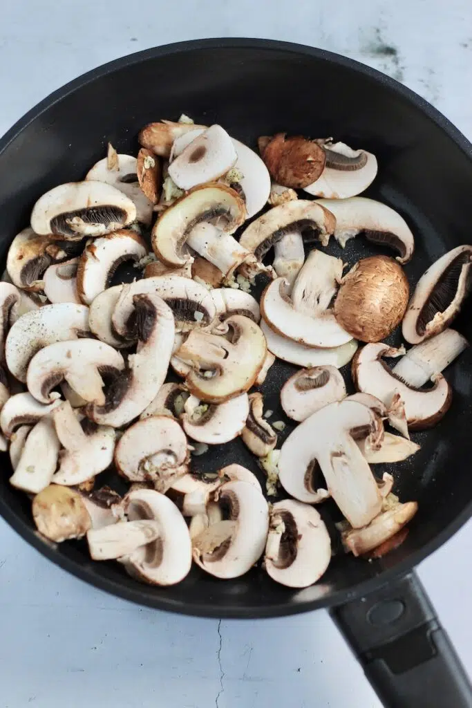 Skillet mushrooms