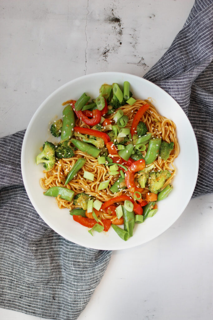 Colorful veggies and healthy ramen noodles
