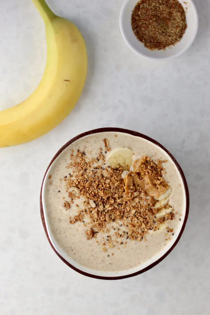 Flaxseed smoothie bowl