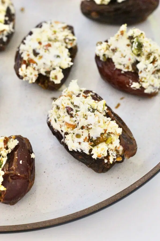 How to make goat cheese stuffed dates