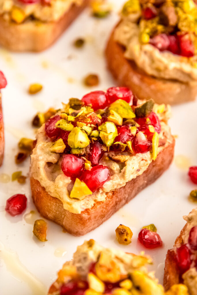 Pistachio and white bean crostini 