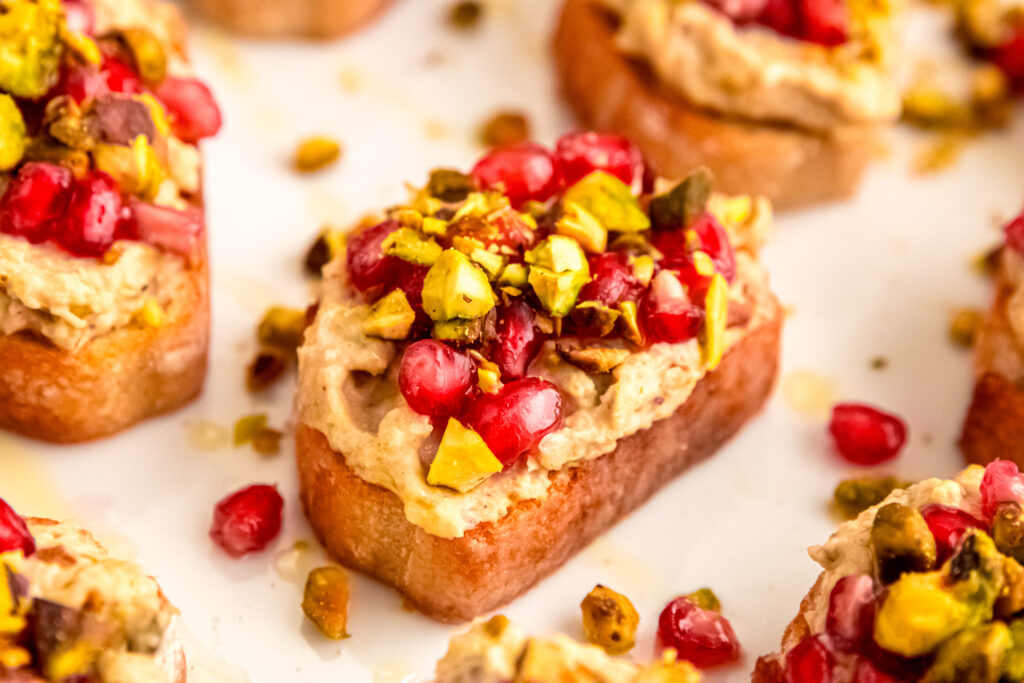 Pistachio and white bean crostini 