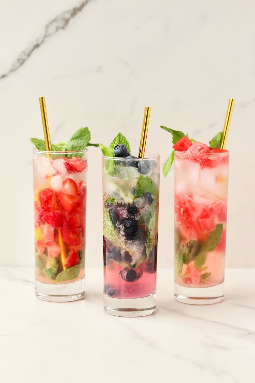 Customizable fruit mojitos