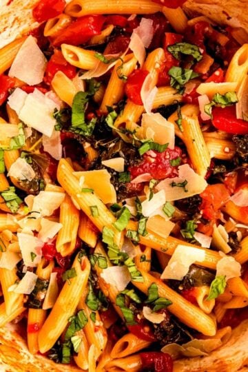 One Pot Tomato Basil Pasta Featured Image