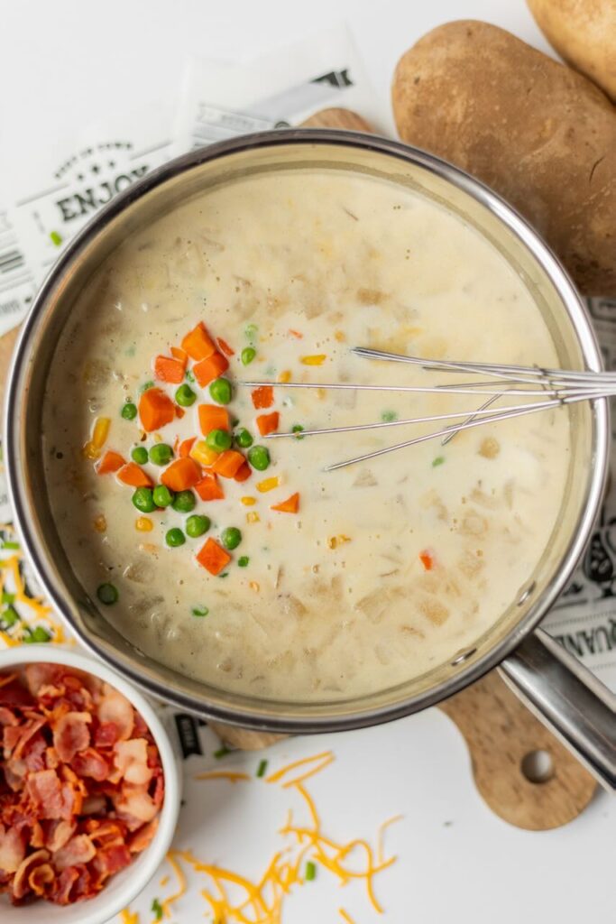 Creamy soup with vegetables